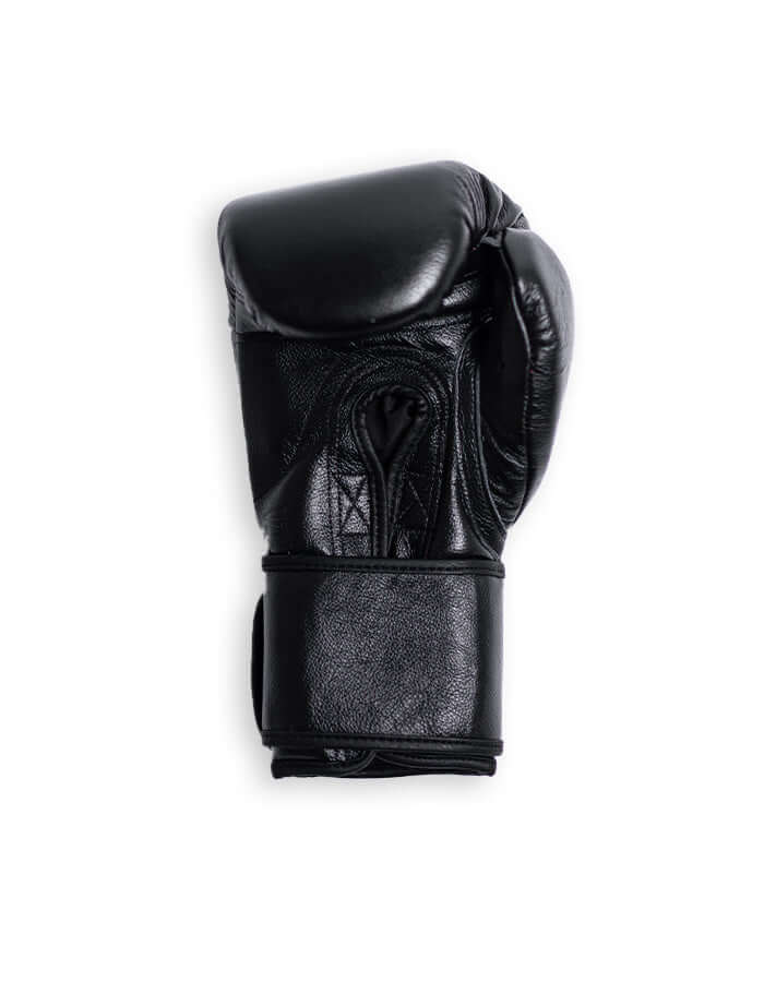 Superare S40 Shiny Black boxing glove made from premium Italian leather, showcasing a sleek design for professional fighters.