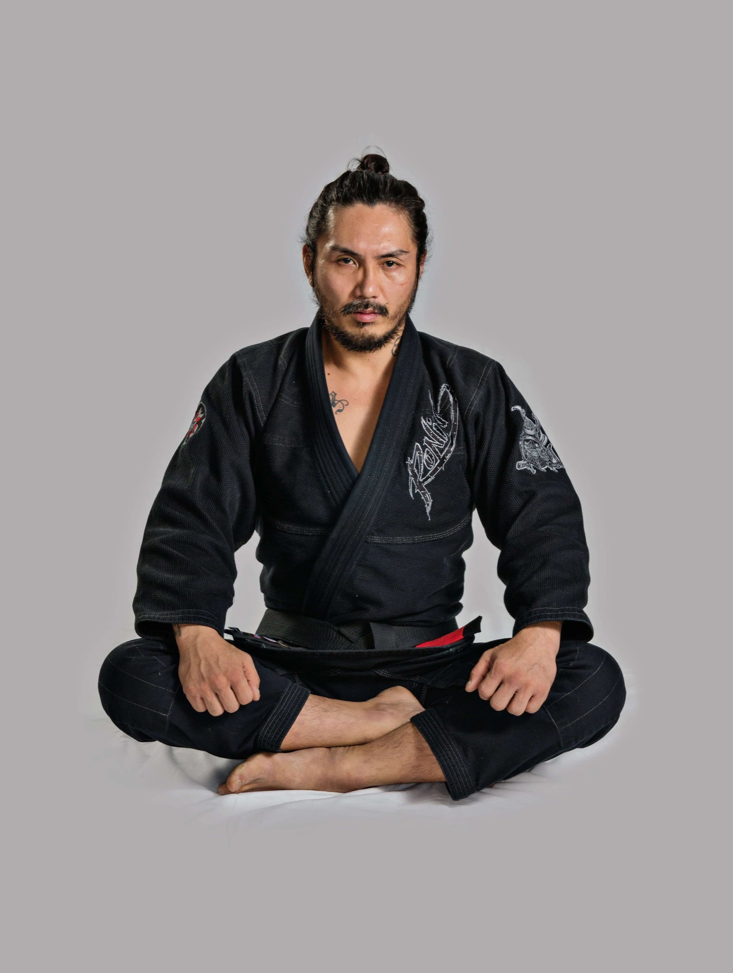 Roninbrand Samurai Ghost BJJ Gi in black, designed for comfort and fit, ideal for professional Brazilian Jiu Jitsu fighters.
