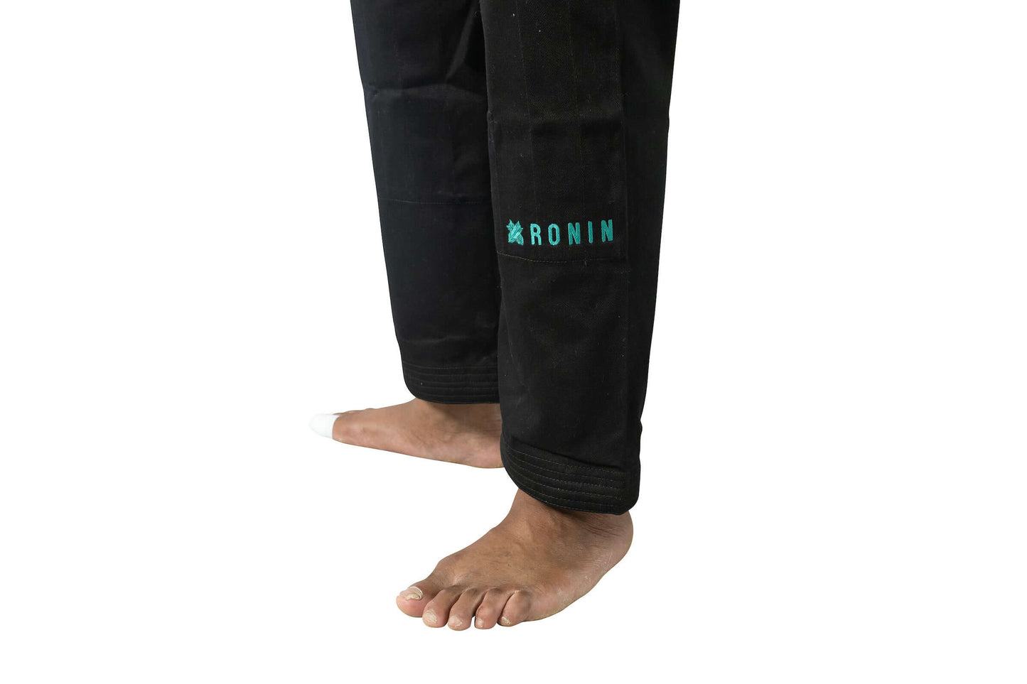 Roninbrand Shinsei Yūgure BJJ Gi in black, featuring the Ronin logo, designed for optimal comfort and grappling performance.