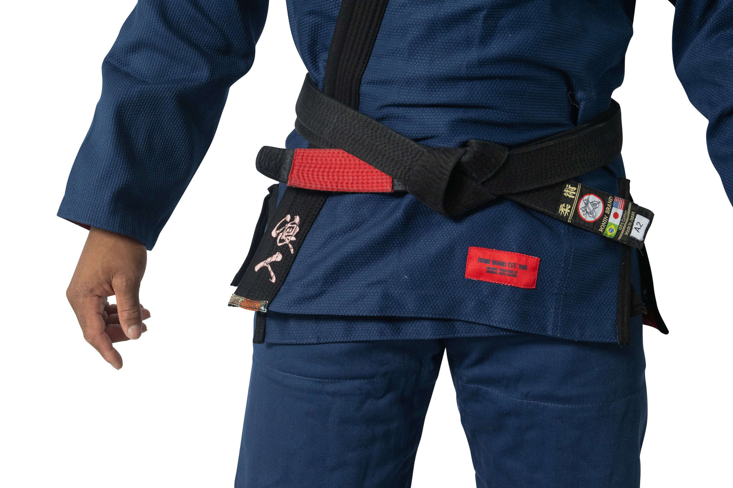 Detail of Roninbrand Shinsei Yūgure BJJ Gi in navy, showcasing craftsmanship and design for superior performance in Brazilian Jiu Jitsu.