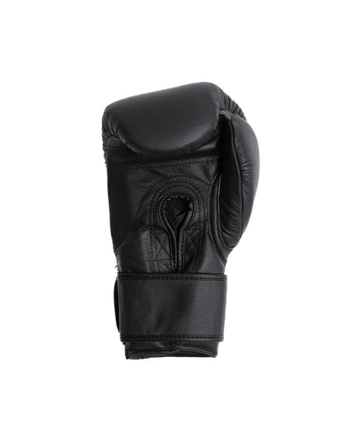 Superare S50 Matte Black boxing gloves, handmade in Italy, designed for precision fighters and top boxers.