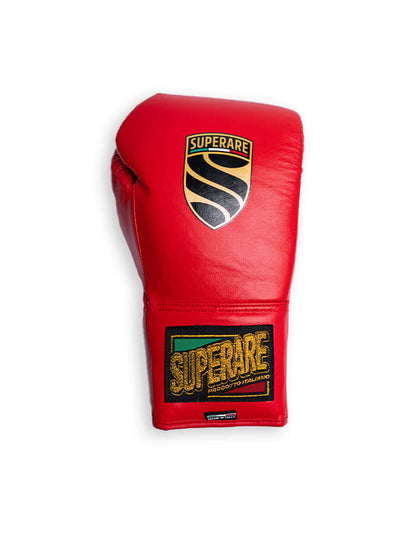 Superare S40 Red Boxing Glove with logo, made from Italian leather for professional fighters.