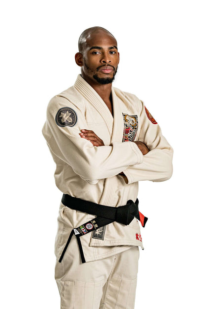 Roninbrand Oni Bushi unbleached BJJ gi worn by a professional martial artist. Ideal for grappling and combat training.