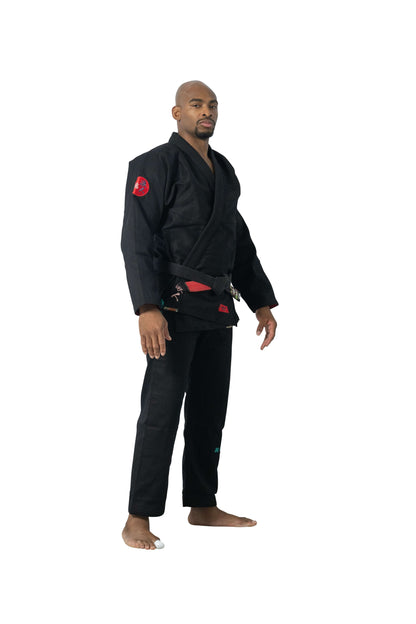 Roninbrand Shinsei Yugure Black BJJ Gi on fighter, designed for optimal comfort and performance in Brazilian Jiu Jitsu.