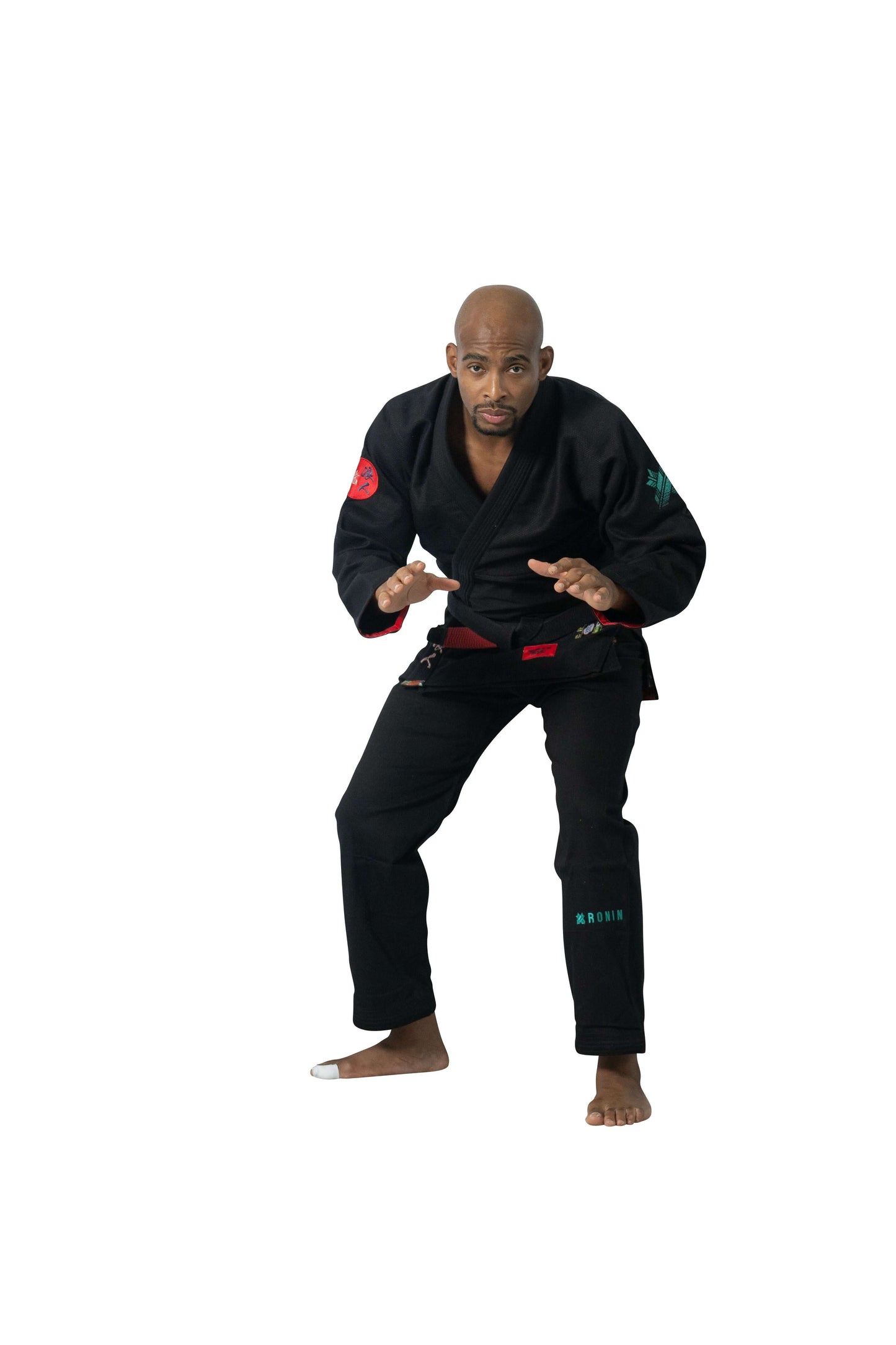 Roninbrand Shinsei Yūgure Black BJJ Gi on a professional fighter, showcasing comfort and grappling techniques.