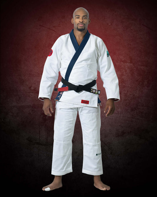 Roninbrand Shinsei Yūgure BJJ Gi in white, designed for comfort and performance in Brazilian Jiu Jitsu combat.