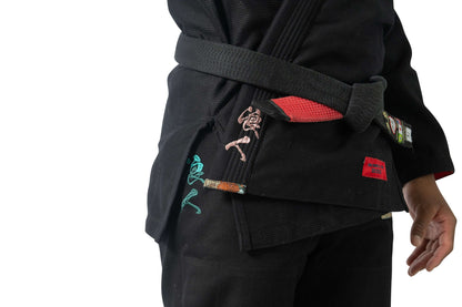 Roninbrand Shinsei Yūgure BJJ Gi in black showing embroidered details and belt, designed for Brazilian Jiu Jitsu performance.
