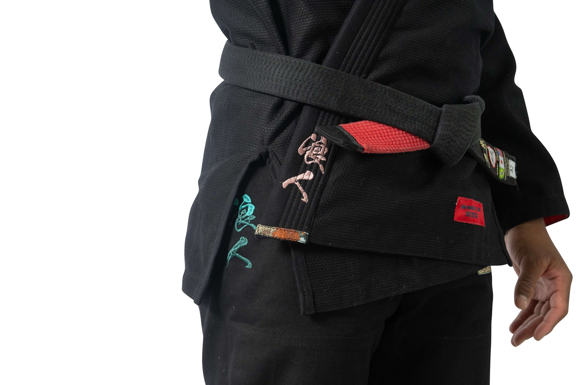 Roninbrand Shinsei Yūgure BJJ Gi in black showing embroidered details and belt, designed for Brazilian Jiu Jitsu performance.