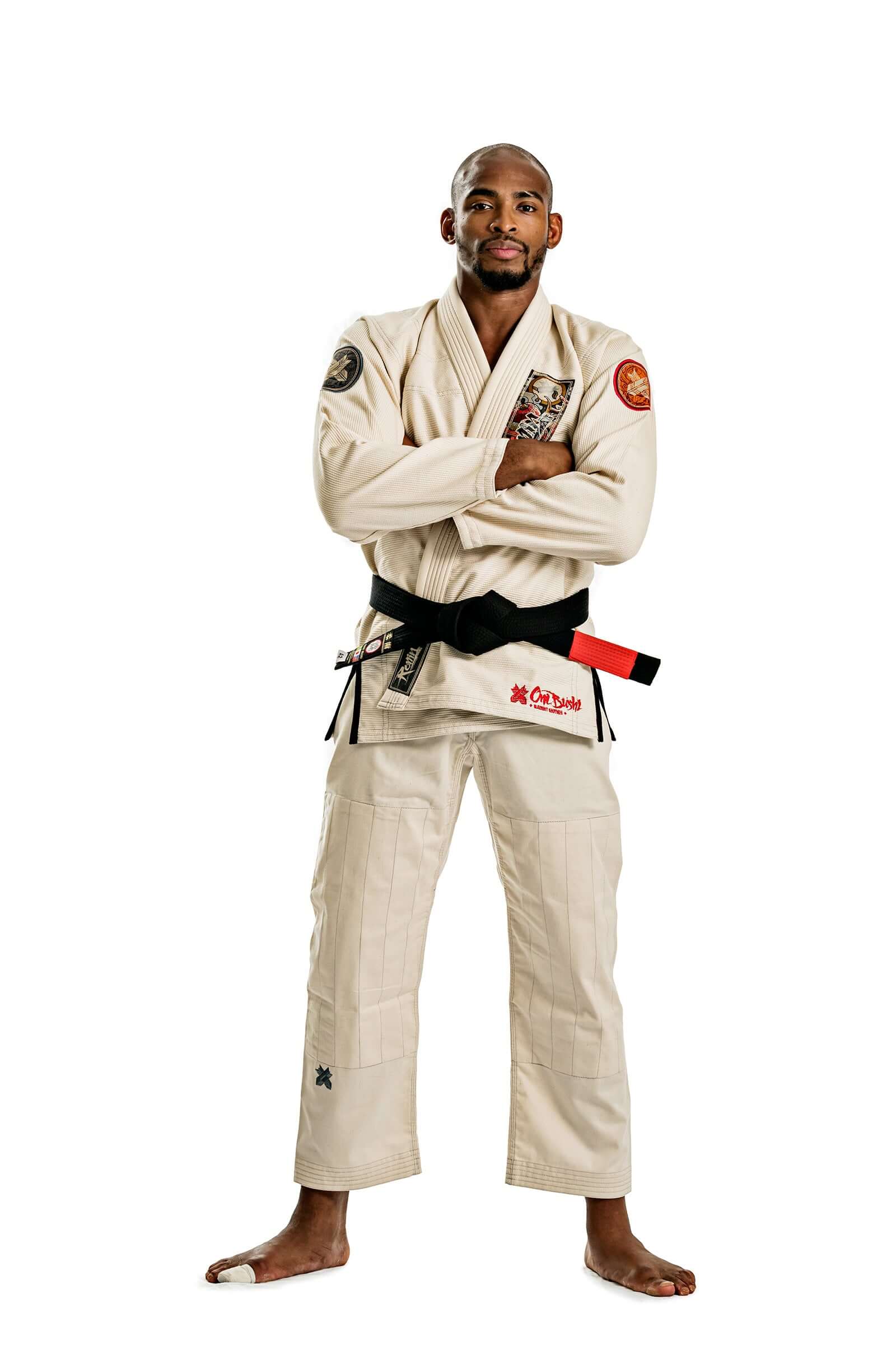 Roninbrand Oni Bushi BJJ Gi in unbleached color, worn by athlete showcasing optimal comfort for grappling and combat techniques.